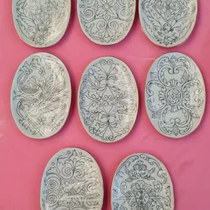 Pratinhos Ovais canetados c/ Borda em Ouro